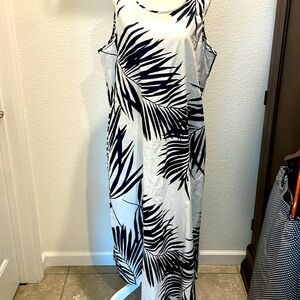 Chico’s cotton midi dress. Side pockets. 100% Pima cotton. So cool and fun print